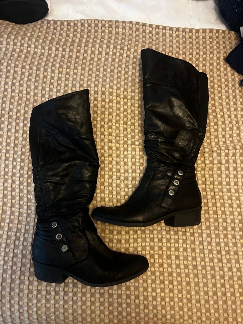 Baretraps Gaile Size 9M Tall Black Boots